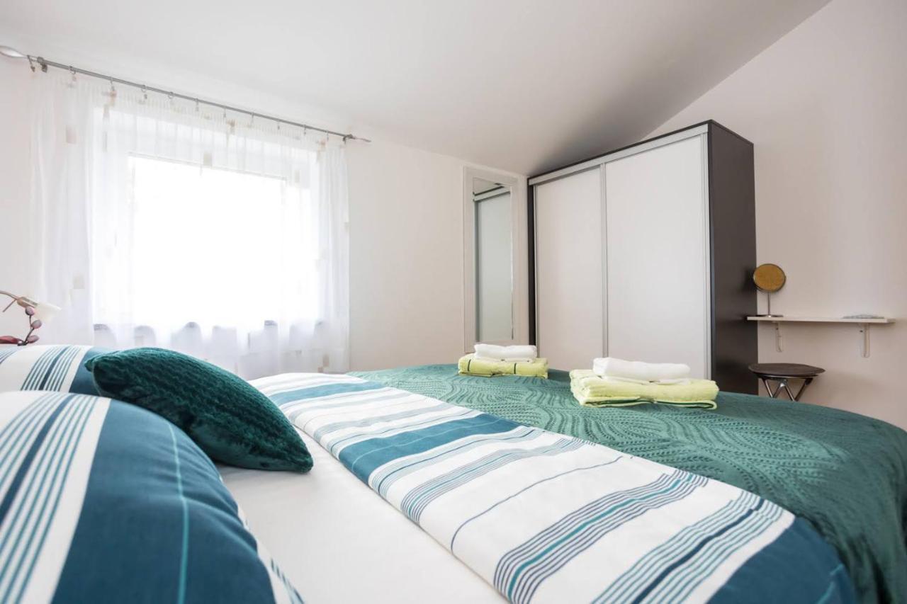 Luni Sa Bazenom - Malinska, Sveti Anton Apartment *