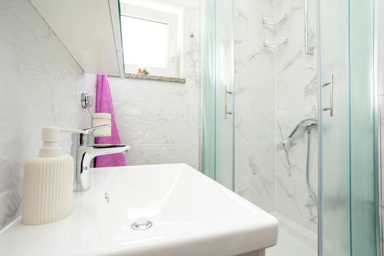 Luni Sa Bazenom - Malinska, Sveti Anton Apartment