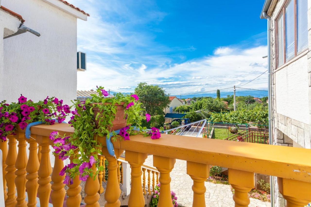 Apartment Luni Sa Bazenom - Malinska, Sveti Anton *
