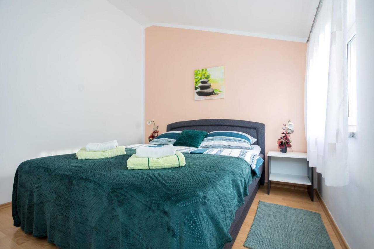 Luni Sa Bazenom - Malinska, Sveti Anton Apartment Sveti Anton (Krk)