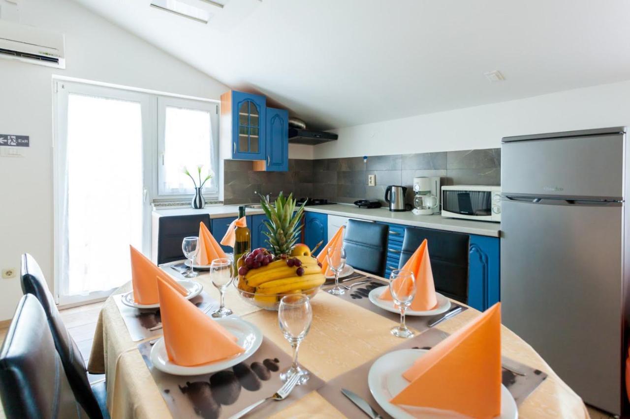 Apartment Luni Sa Bazenom - Malinska, Sveti Anton
